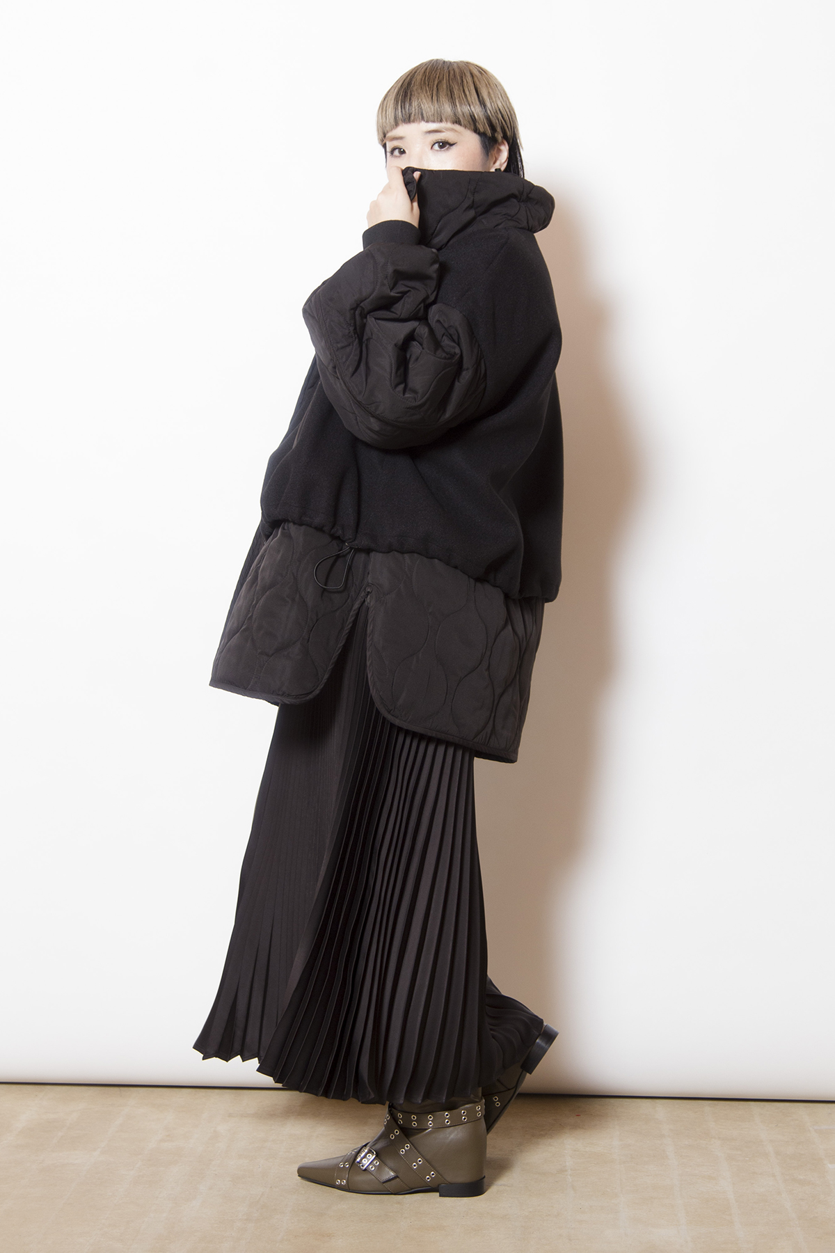 キルティングレイヤードショートコート着用画像