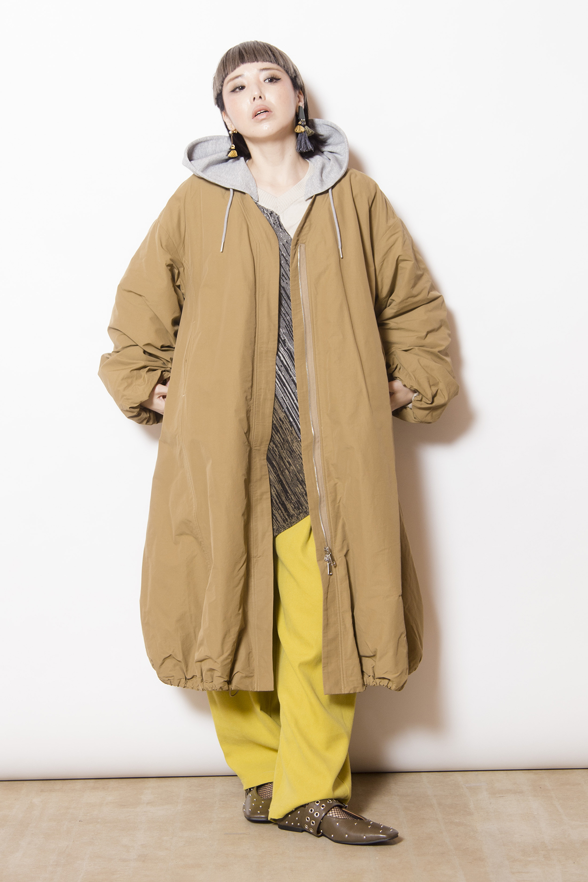 フーデッドバルーンコート着用画像