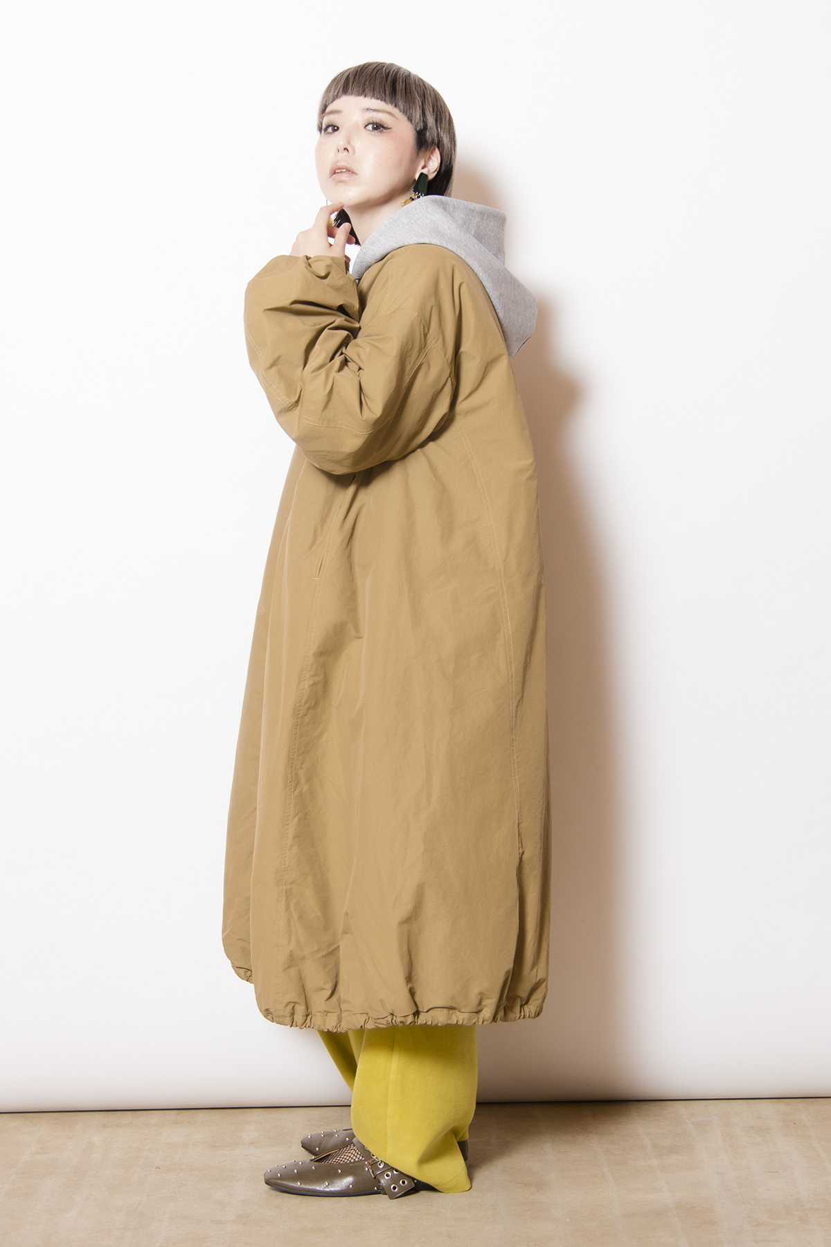 フーデッドバルーンコート着用画像