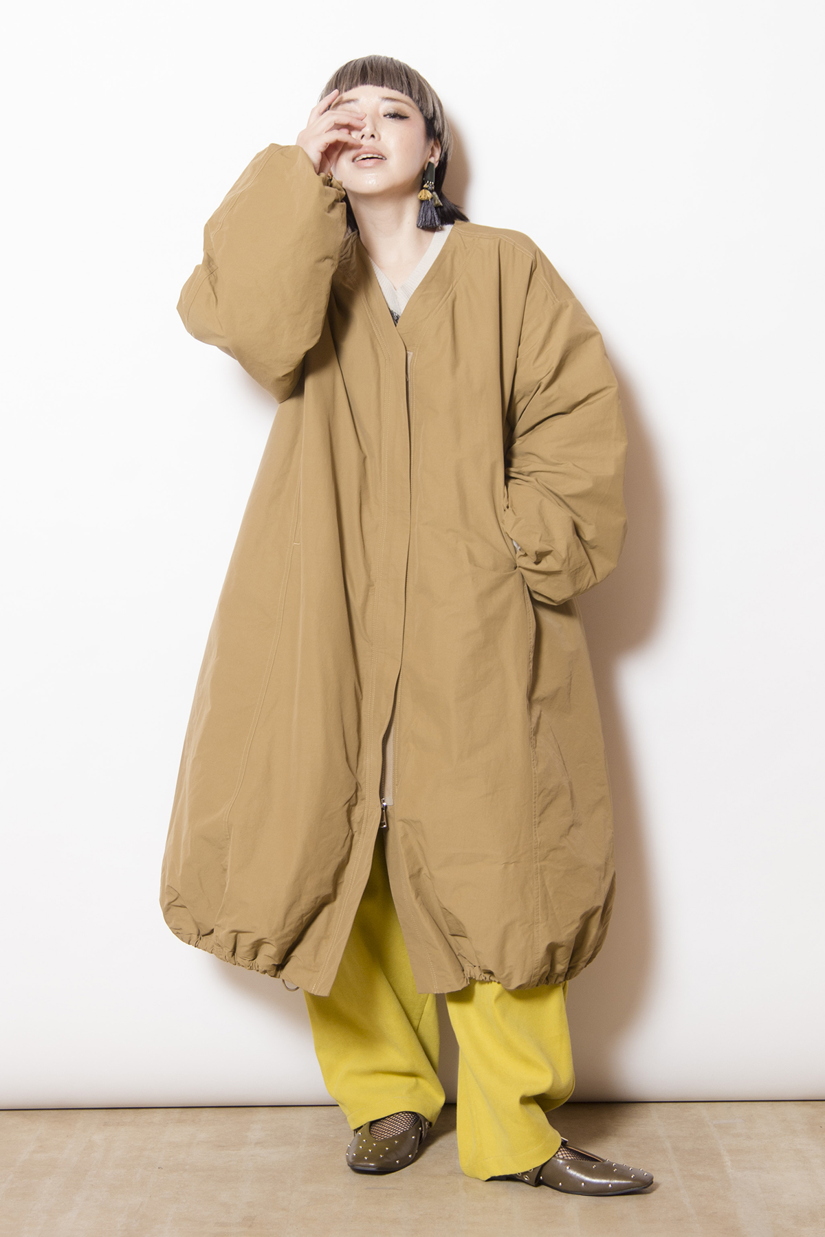 フーデッドバルーンコート着用画像