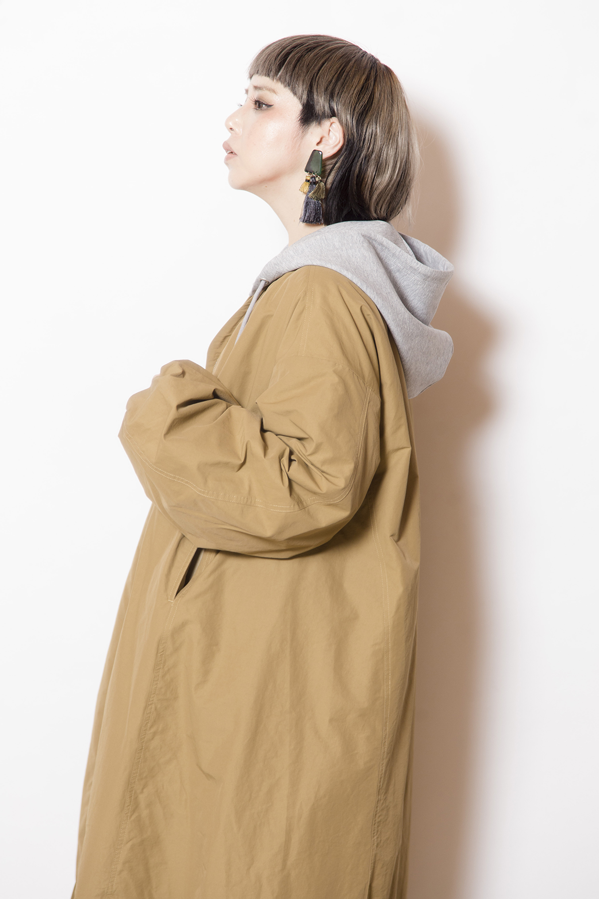 フーデッドバルーンコート着用画像