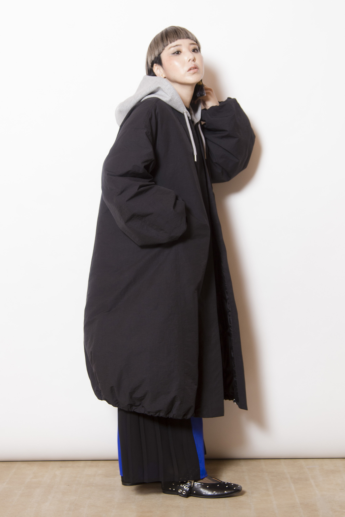 フーデッドバルーンコート着用画像